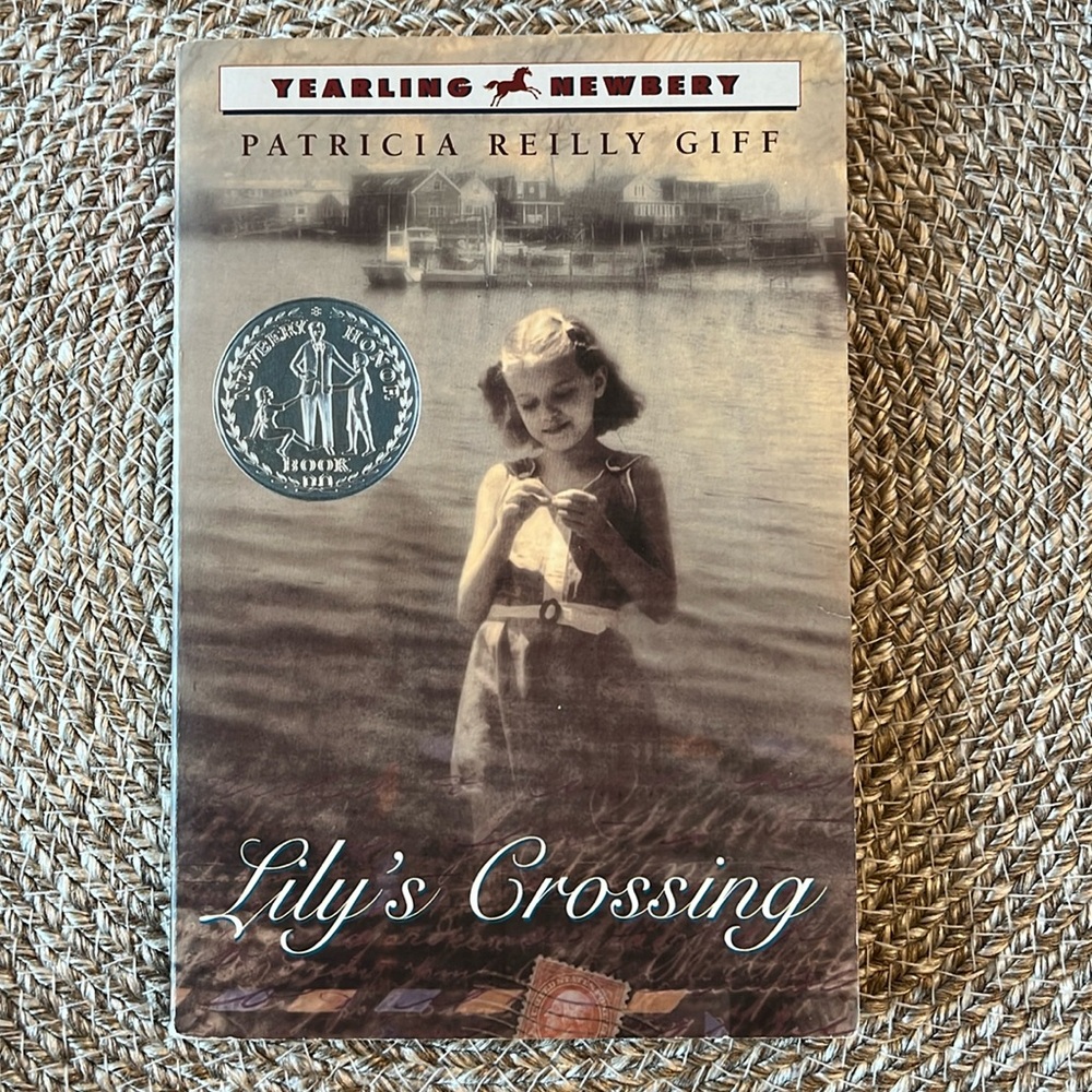 Lily’s Crossing by Patricia Reilly Giff